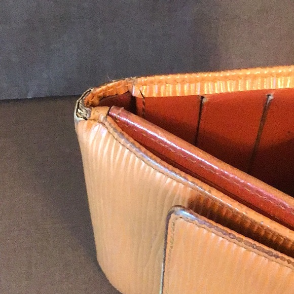 Louis Vuitton Brown Epi Wallet - Picture 7 of 16